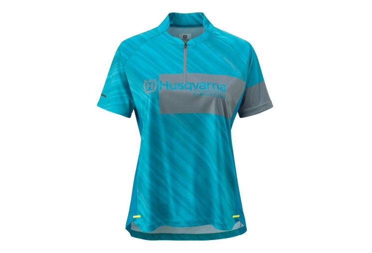 Woman discover jersey 1/2